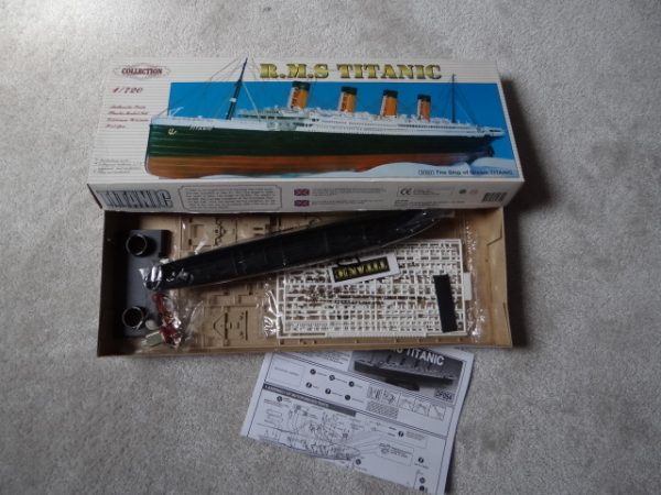 R.M.S TITANIC plastic model kit