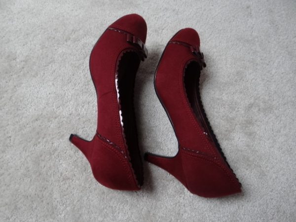 Women's Burgundy Court Shoes size 4 wide fit
