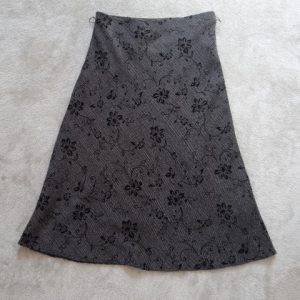 Women's Grey Flowery Lined Textured Skirt size 14