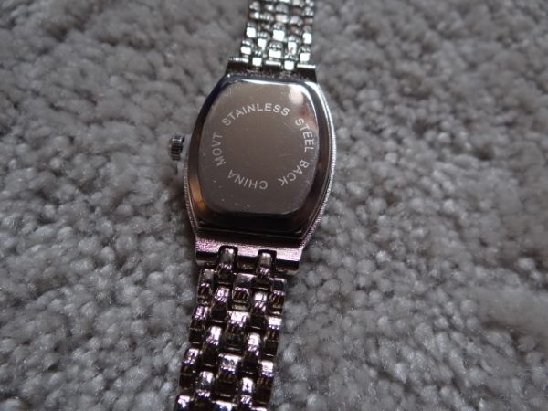 Women's silver coloured quartz watch