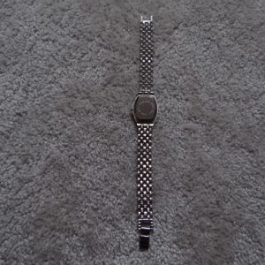 Women's silver coloured quartz watch