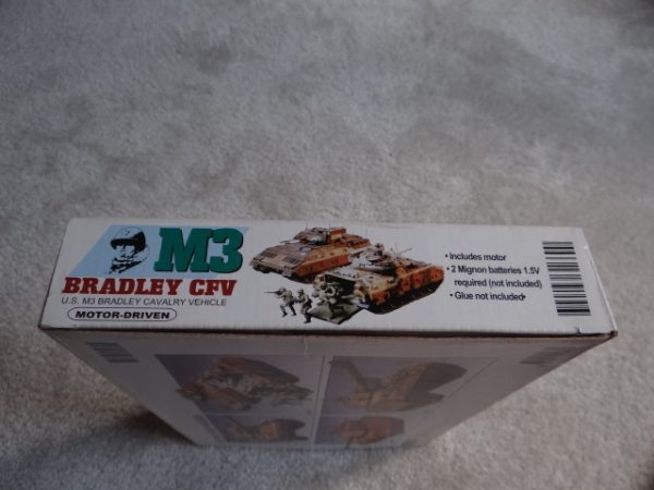 U.S. M3 BRADLEY CAVALRY VEHICLE plastic model kit