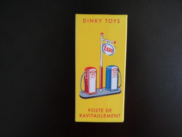 Atlas Editions Classic Dinky Replica Model Poste De Ravitaillement