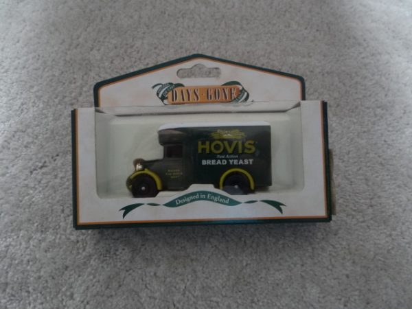 Days Gone Vehicles of Yesteryear Models from Lledo Dennis Parcels Van - Hovis