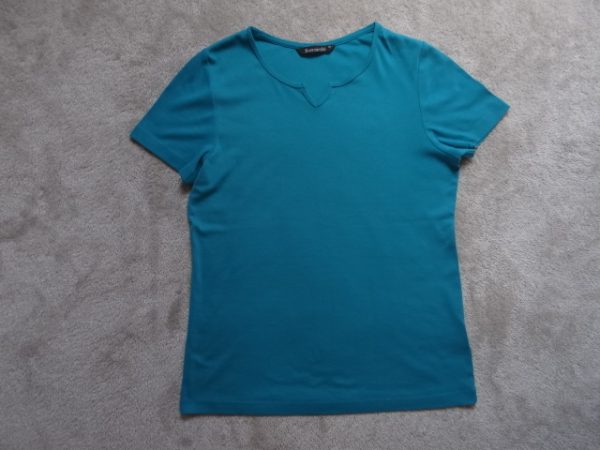 Women's Green T Shirt Style Top, size medium