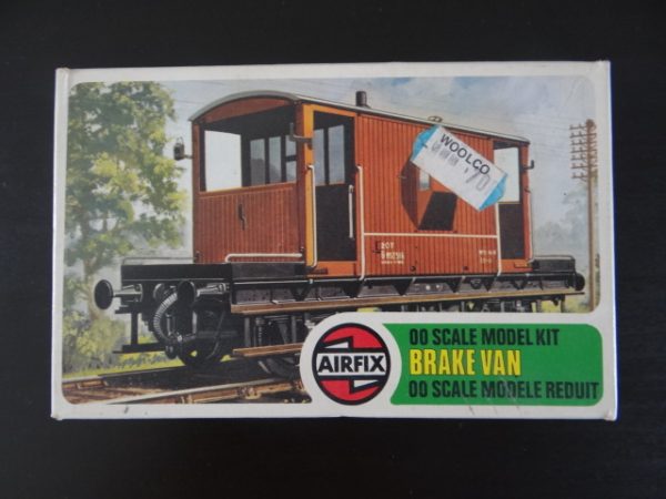 Airfix OO Scale Model Kit Brake Van 02658-9 Series 2