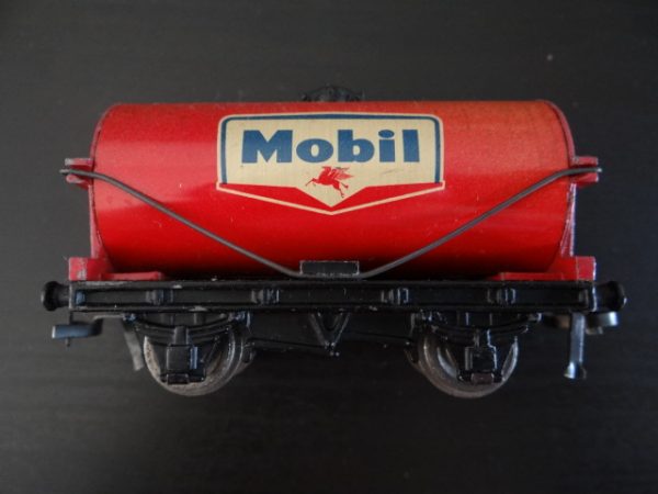 Hornby Dublo Red Mobil Tank Wagon