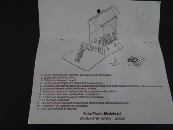 Plastic Ratio Models 260 Single Post Signal Kit