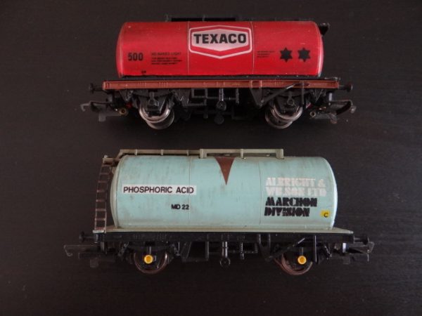 2 x Hornby Railways Tank Wagons