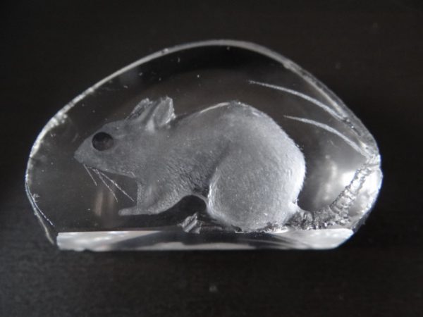 Mats Jonasson Sweden Full Lead Crystal Mouse Paperweight