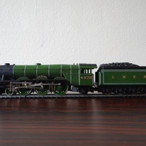 Hornby Flying Scotsman LNER 4-6-2 Locomotive and Tender 4472