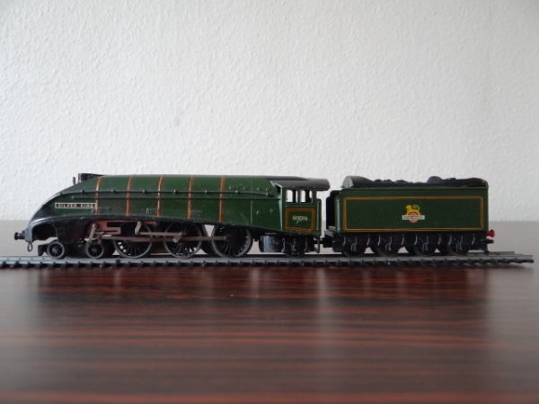 Hornby Silver King 4-6-2 Locomotive and Tender 60016