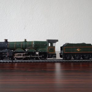 Hornby Dublo Wellington Castle Class 4-6-0 Locomotive 5075 and Tender