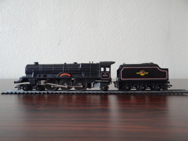 Tri-ang Railways 4-6-2 Princess Victoria Locomotive and Tender