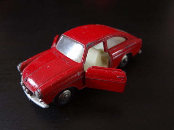 Volkswagen 1600 TL Model Car