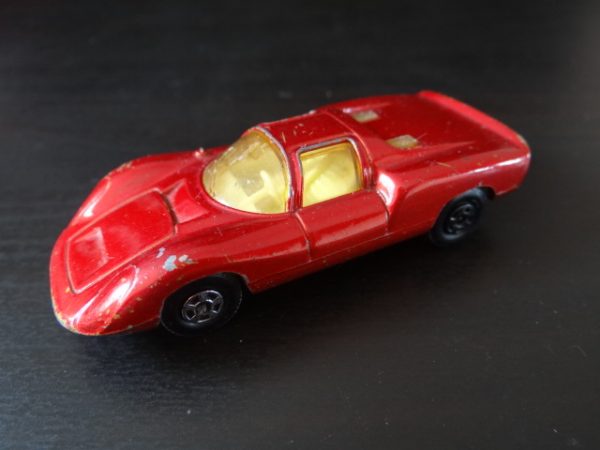 Porsche 910 Model Car