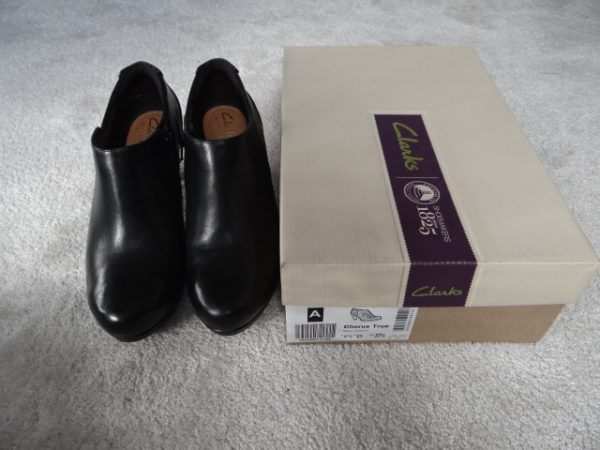 Women's Black Leather Trouser Shoes size 4 1/2 fit D